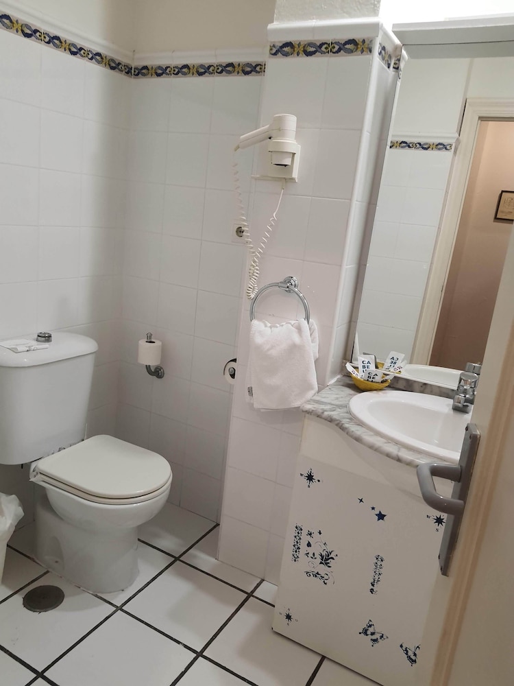 Double Room - Photo 10