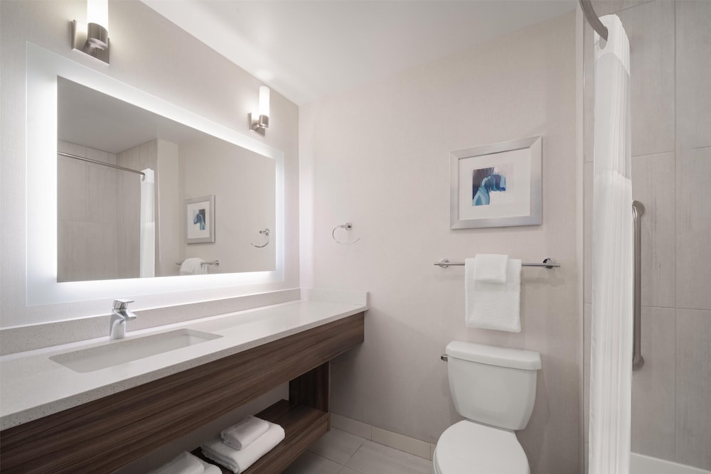 Standard Room, 2 Queen Beds, Non Smoking, Refrigerator & Microwave (Pet Friendly;with Sofabed) - Photo 5