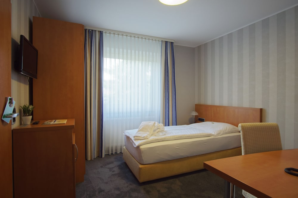 Single Room in Annexe Building photo 1