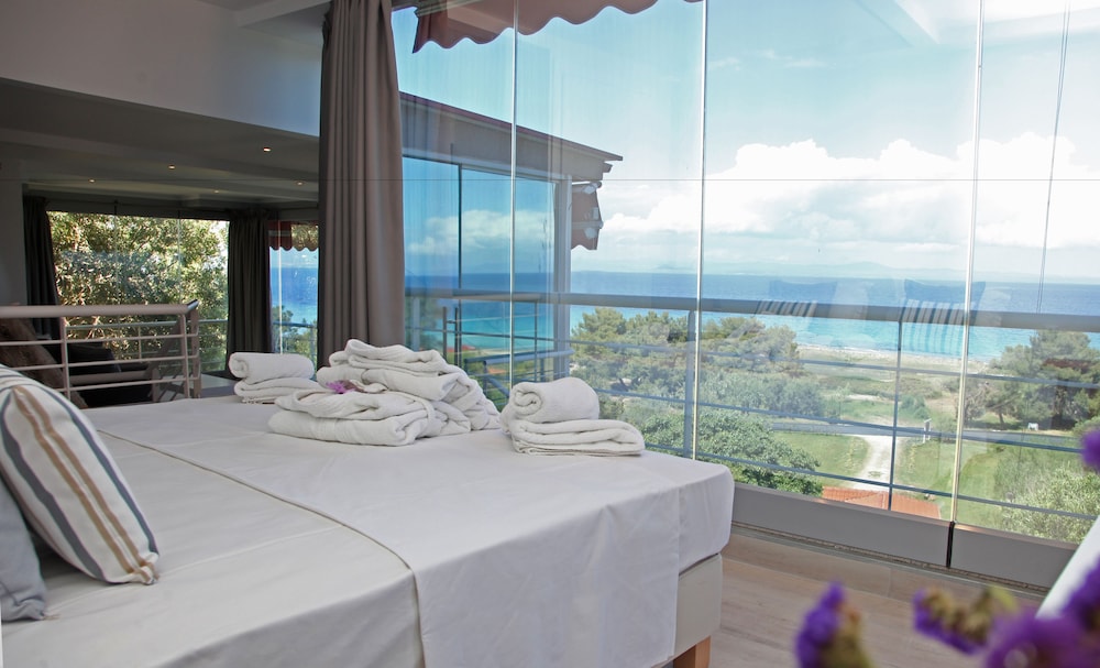 Honeymoon Suite photo 2