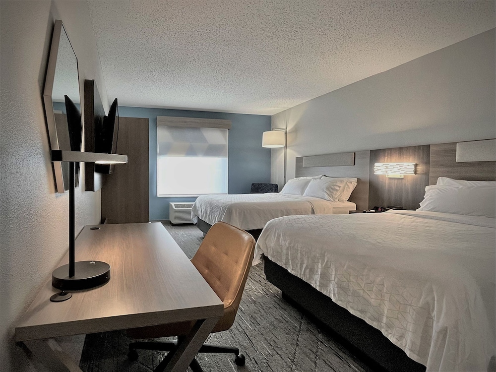 Standard Room, 2 Queen Beds - Photo 2