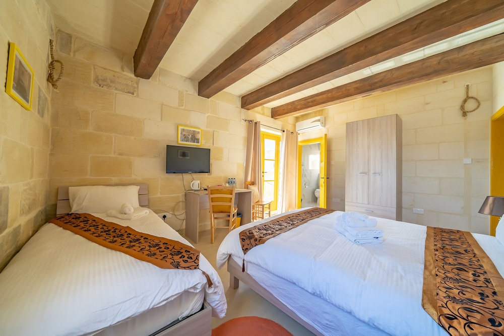 Triple Room photo 2