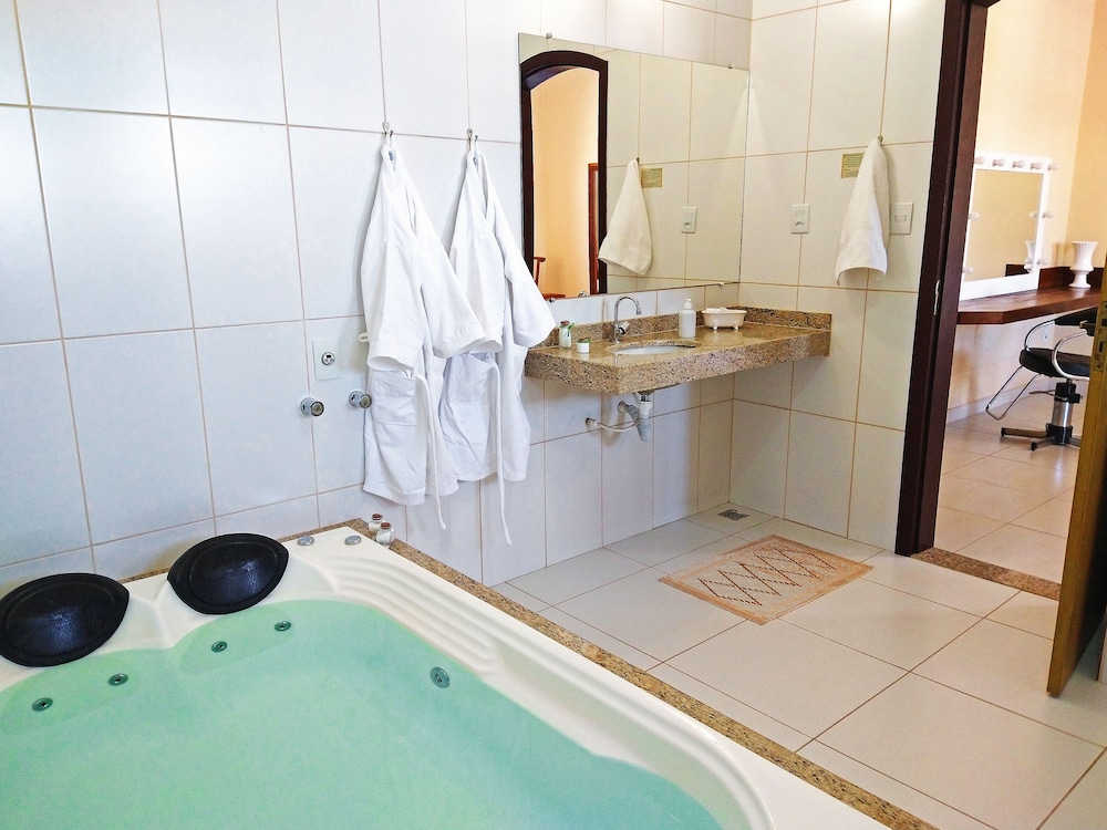 Deluxe Double Room, 1 Queen Bed photo 2
