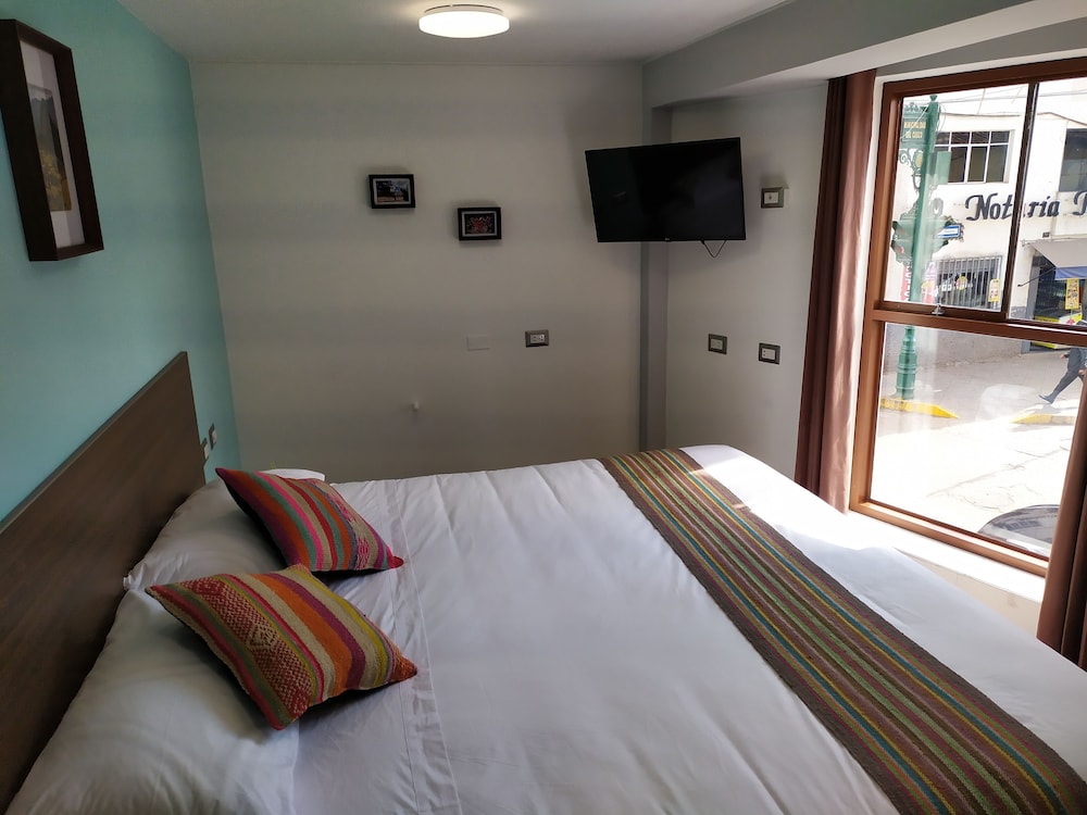 Junior Room, 1 King Bed, Non Smoking, City View