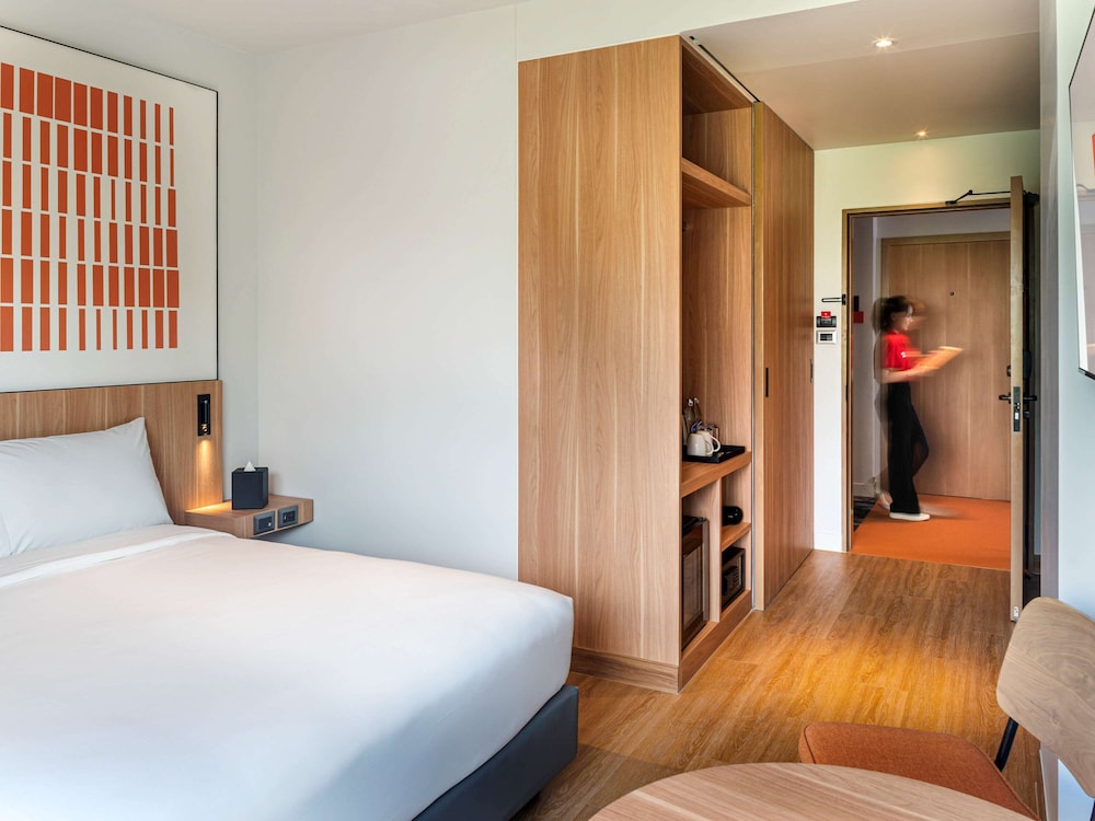 Standard Room, 1 King Bed - Photo 1