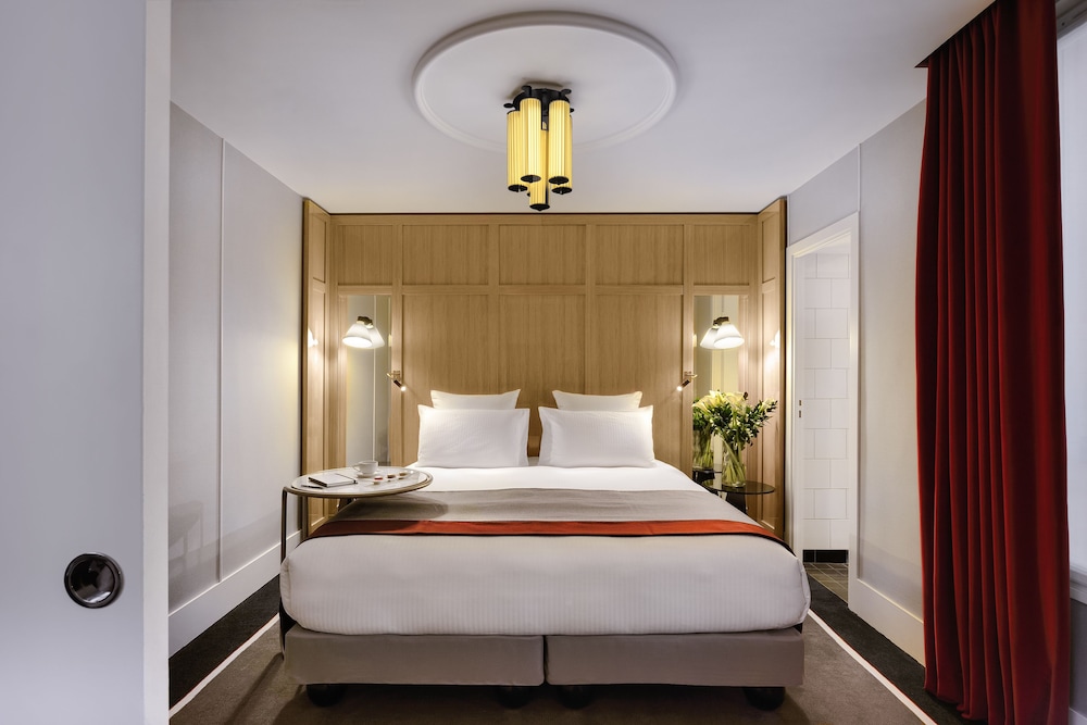 Deluxe Suite, 1 King Bed, 2 Bathrooms