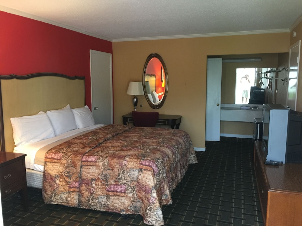 Standard Room, 1 King Bed, Smoking