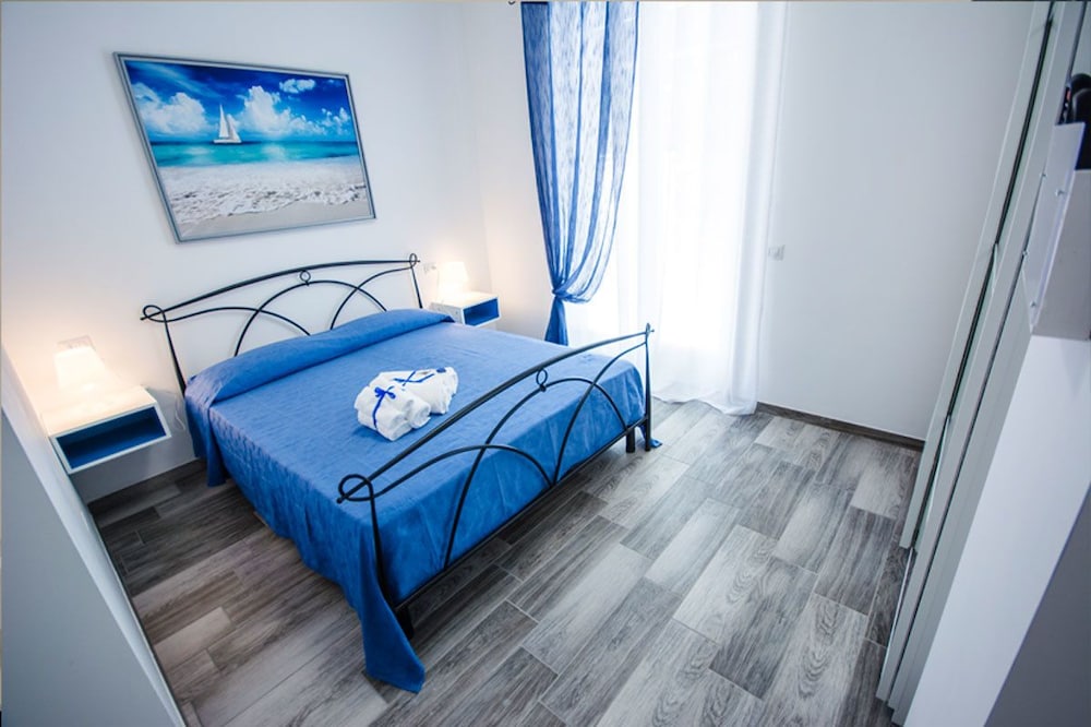 Double Room (Blu)