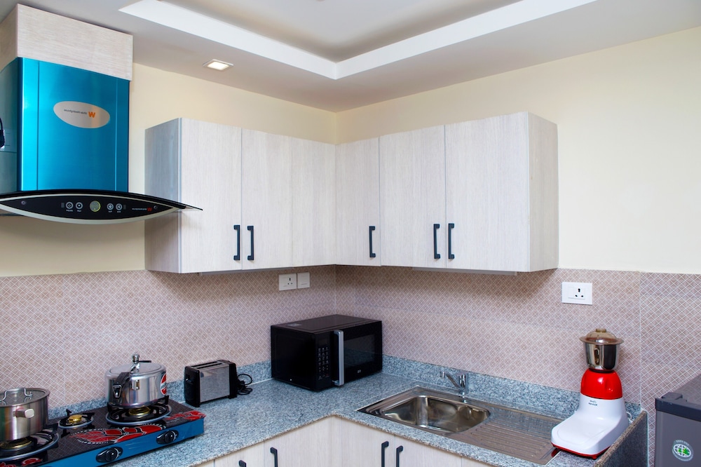 2 BHK Standard Queen Apartment photo 3