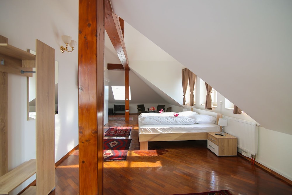 Quadruple Room, Non Smoking photo 3