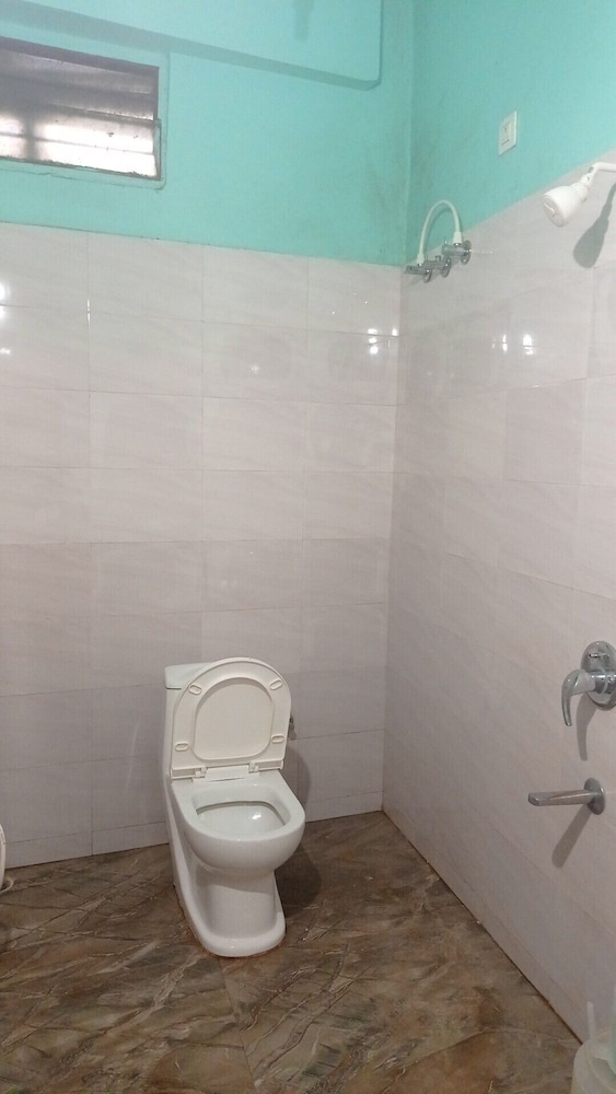 Economy Triple Room - Photo 4