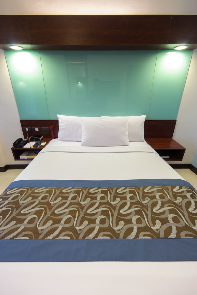Room, 1 Queen Bed, Accessible, City View photo 2