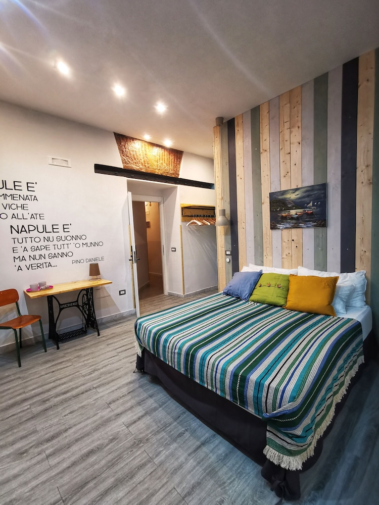 Deluxe Double Room (2)