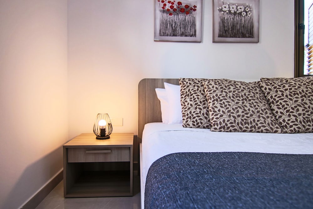 Luxury Apartment photo 3