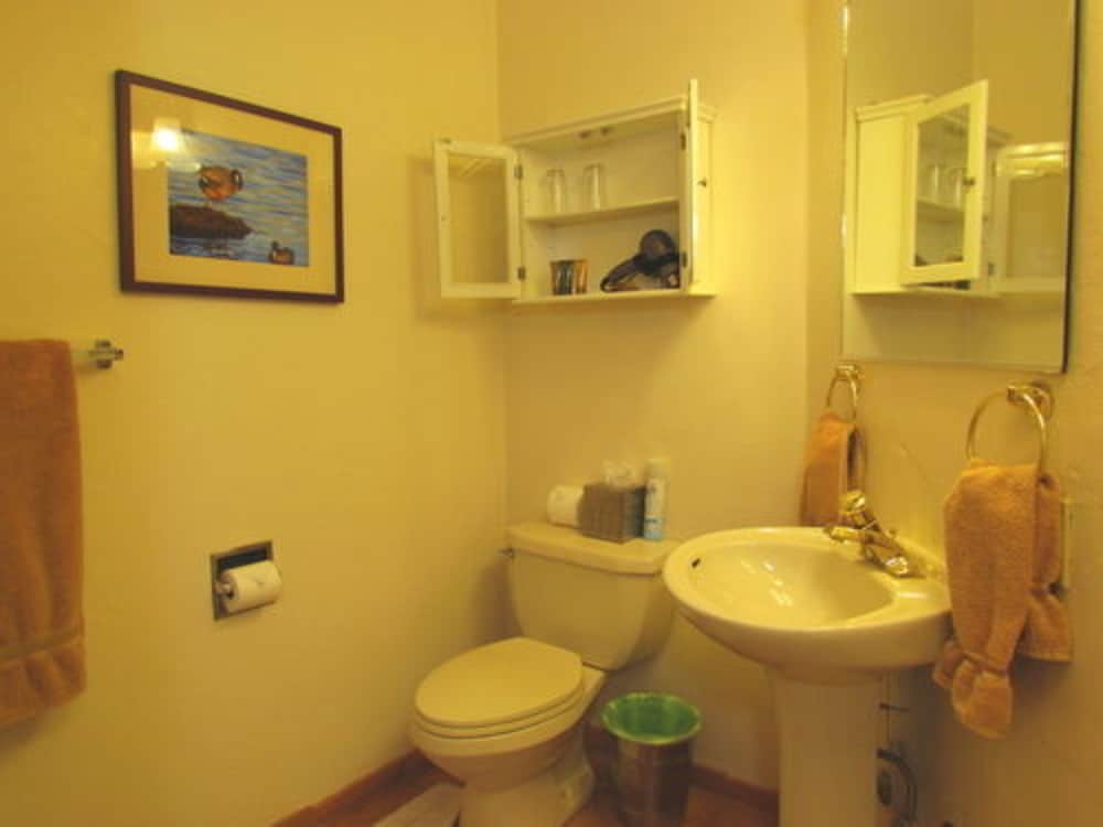 Room (Four-Poster Queen with Patio) photo 3