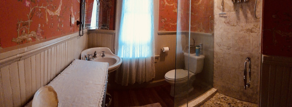 Standard Room, 1 Queen Bed, Balcony, Garden View