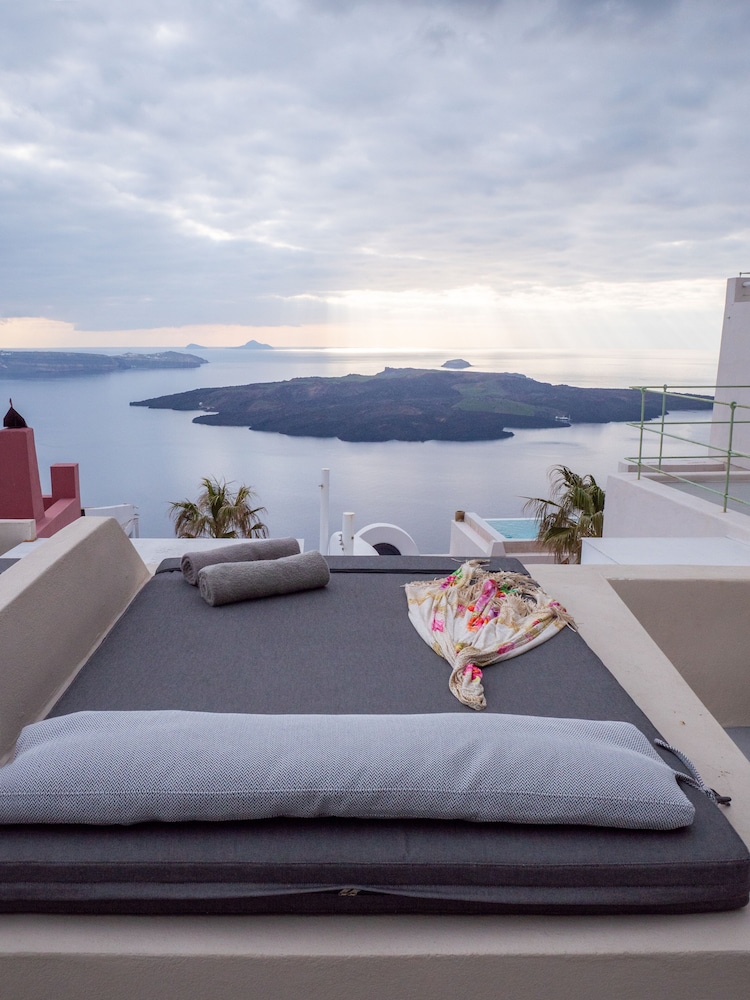 Cave Suite, Caldera View, Outdoor Hot Tub - Photo 14