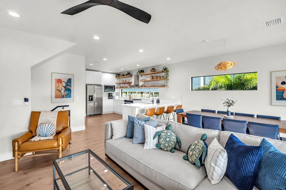 NEW 4 Bed 3 Bath Heated Salt Pool Walk2beach, Foto 52