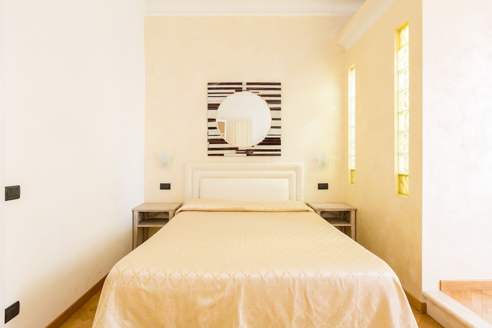 Superior Double or Twin Room photo 3