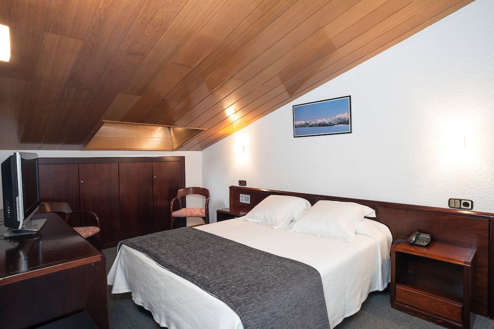 Single Room, Balcony, City View
