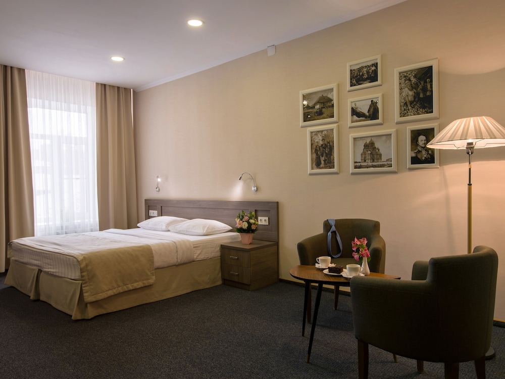 Standard Double or Twin Room photo 1