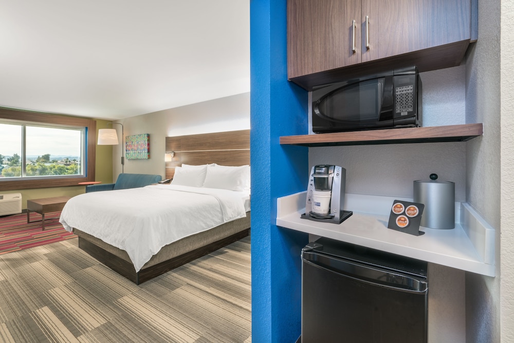 Suite, 1 King Bed, Accessible (Communications Accessible) photo 1