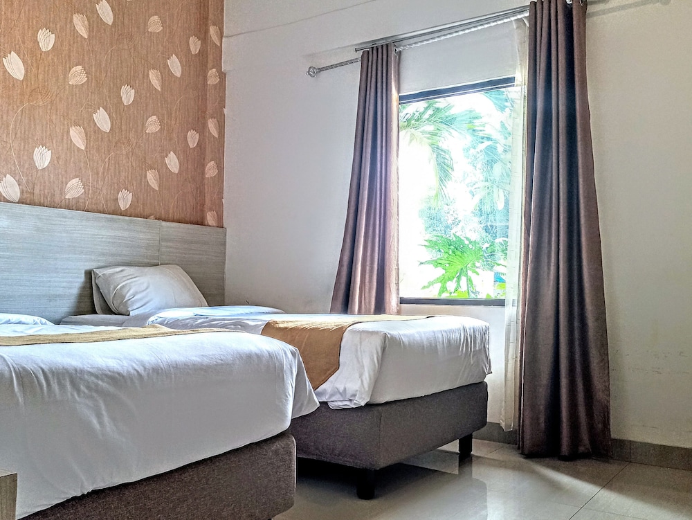 Deluxe Double or Twin Room - Photo 15
