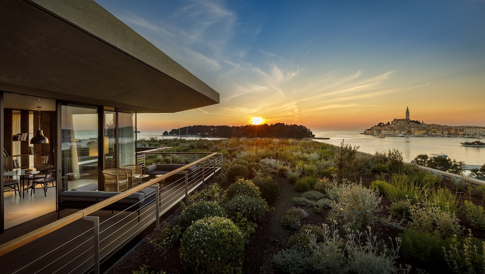 Rovinj Signature suite
