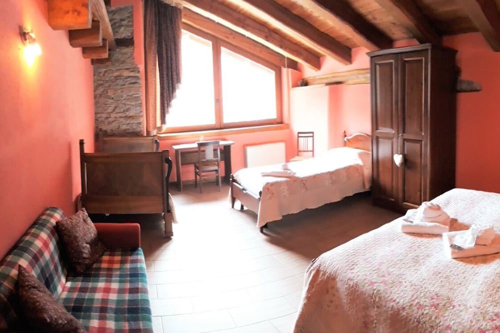 Standard Quadruple Room, Mountain View photo 1