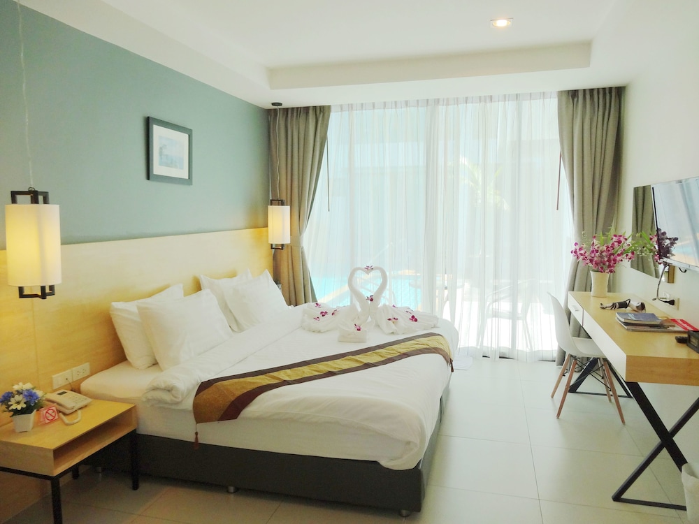 Double Room, Pool Access photo 2