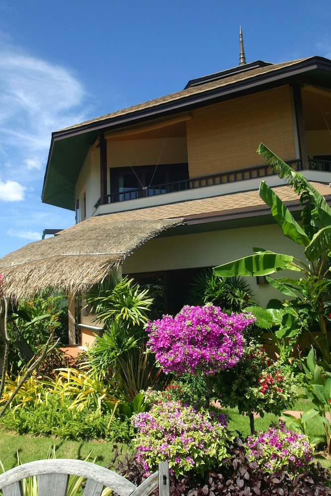 Royal Jacuzzi Villa Balcony photo 3