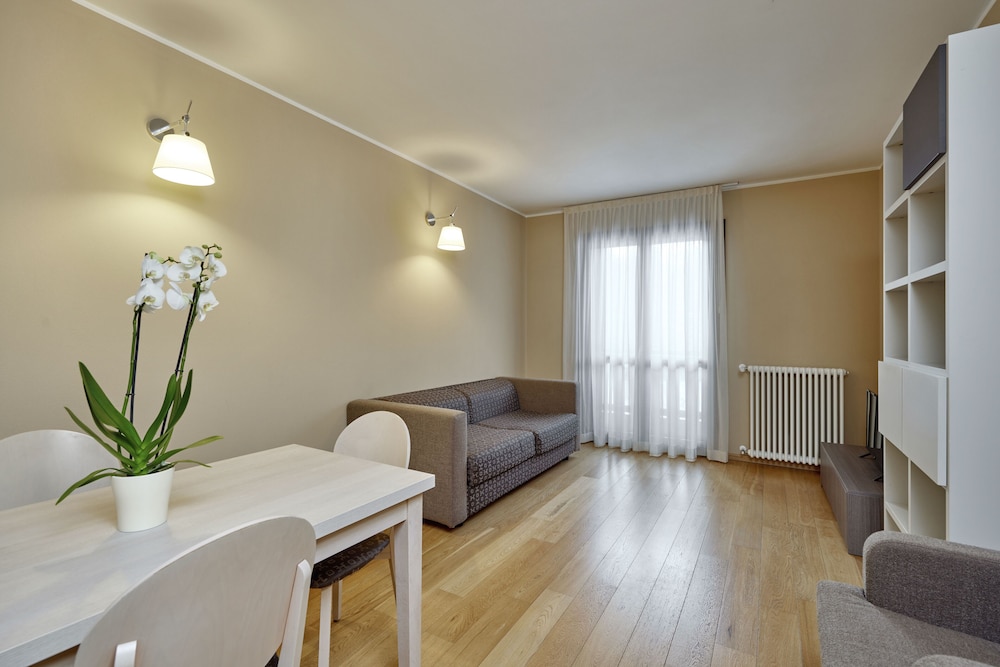 Family Room, 1 Bedroom photo 1