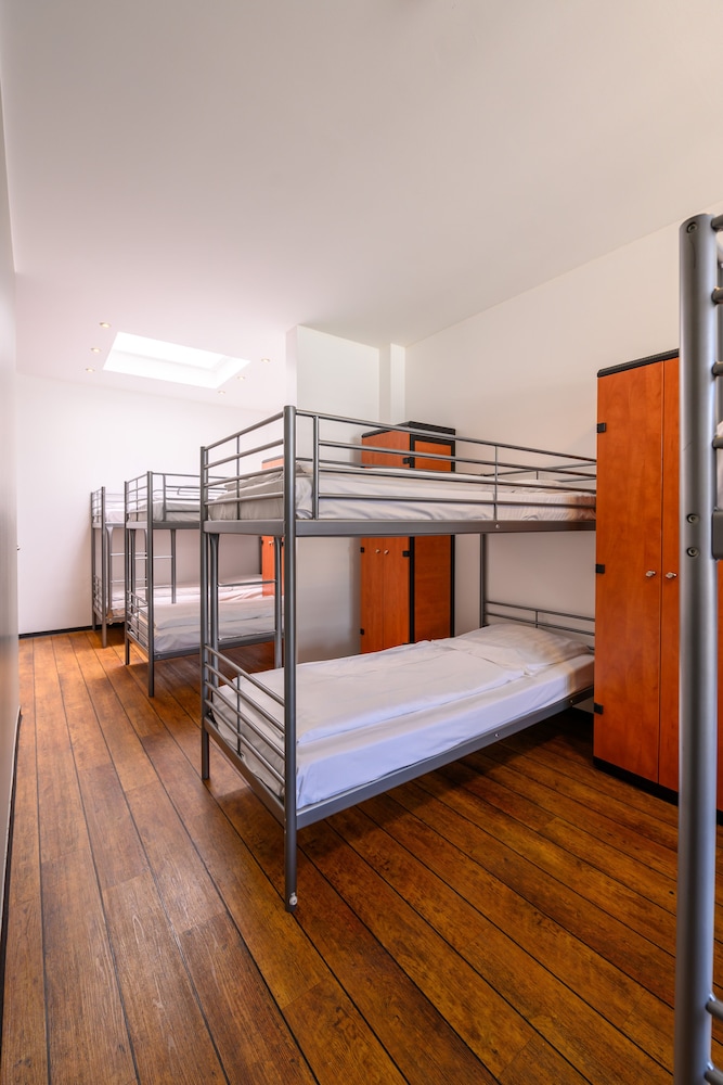 Room, 10 beds (Bed linen/towels for extra charge)