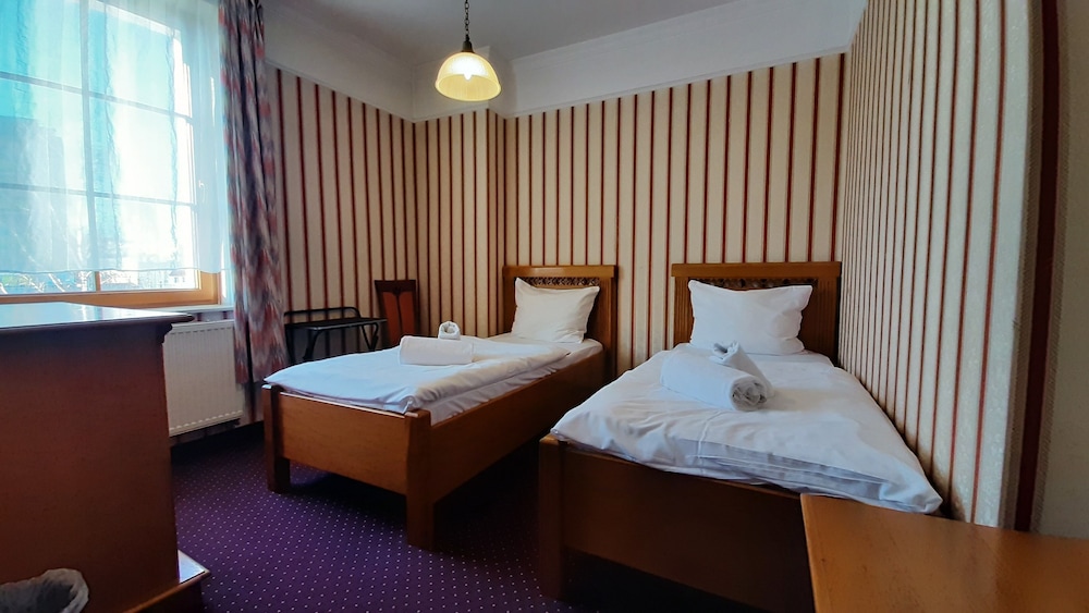 Twin Room - Photo 1