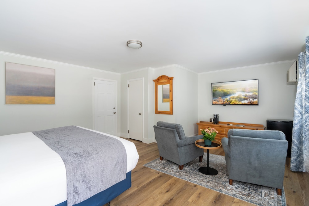 Standard Room, 1 King Bed photo 1