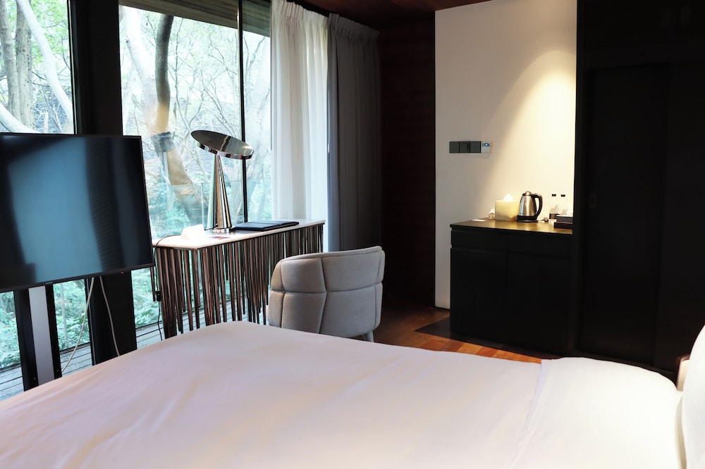 Room, 4 Bedrooms