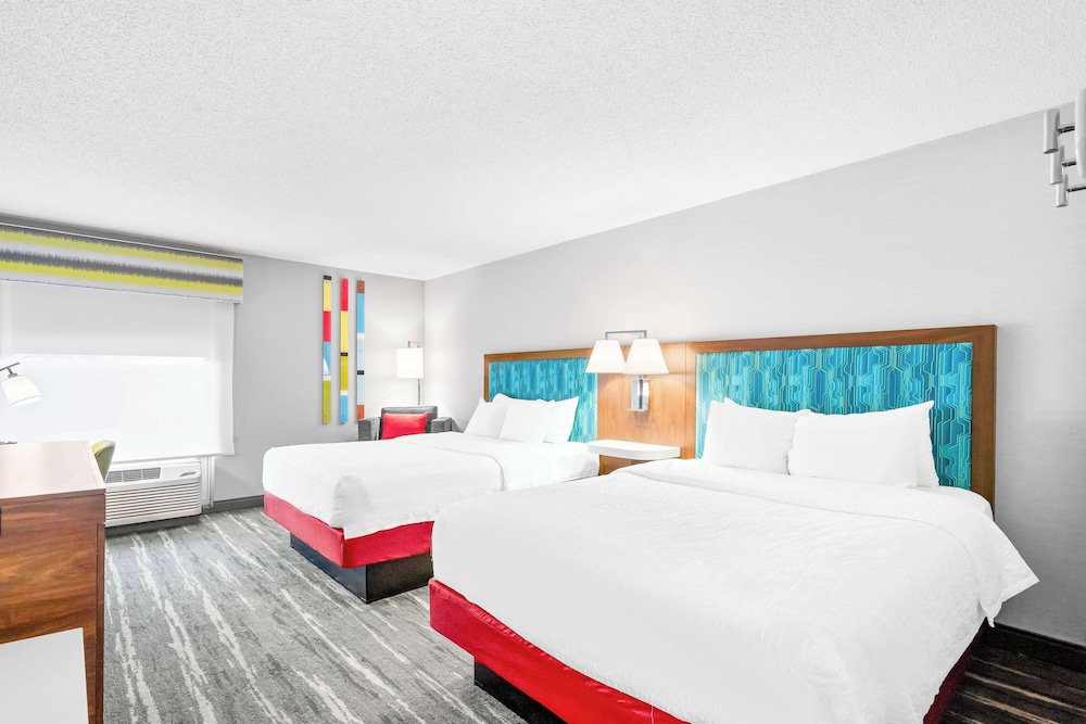Room, 2 Queen Beds, Accessible, Bathtub (Mobility & Hearing) - Photo 3