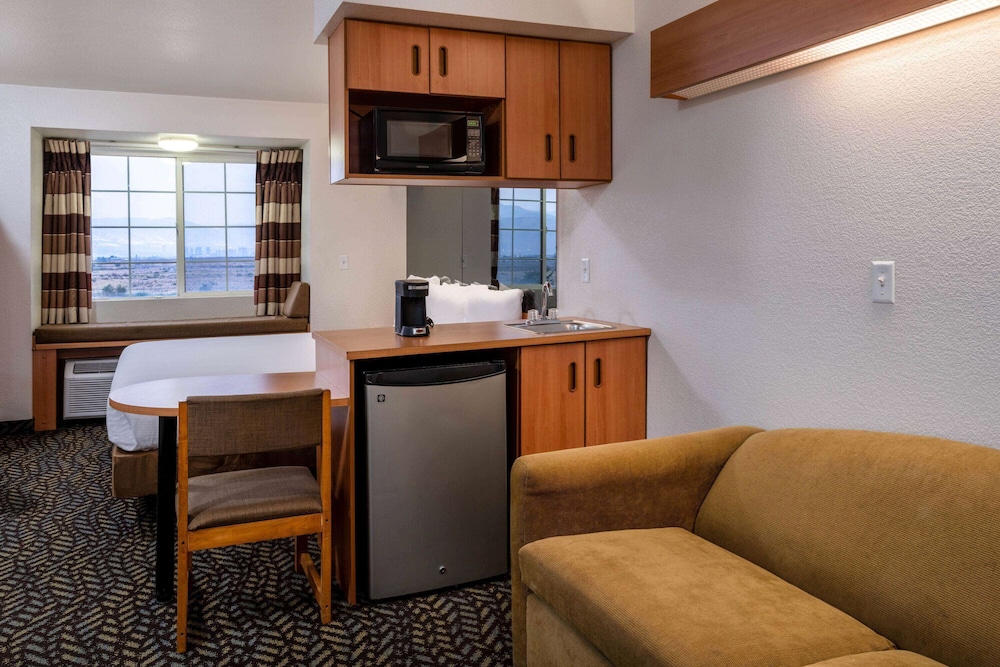 Studio Suite, 1 King Bed, Non Smoking - Photo 6