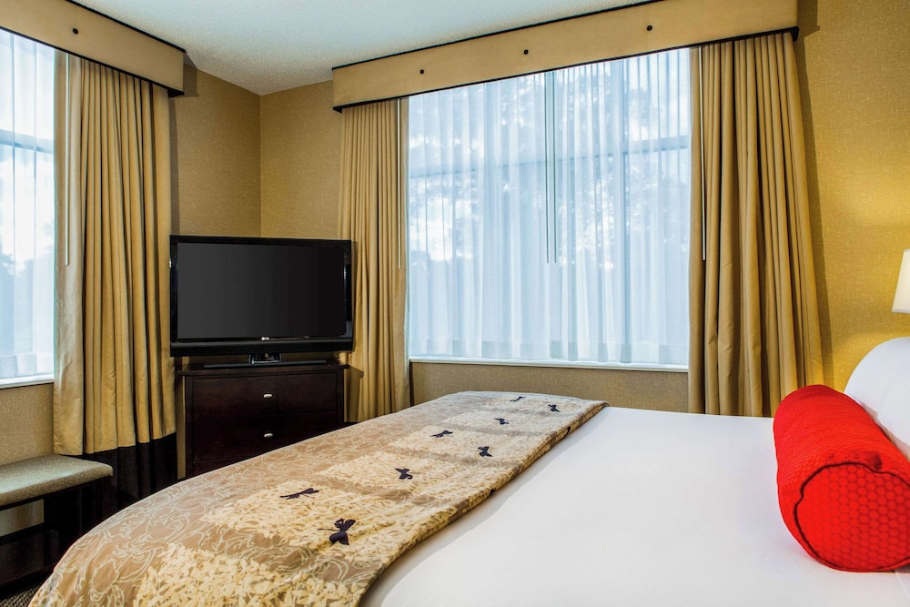 Executive Suite, 1 King Bed with Sofa bed, Non Smoking - Photo 3