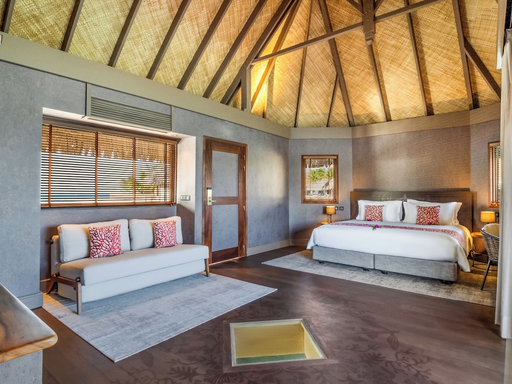 Bungalow, Overwater (No direct lagoon access) photo 3