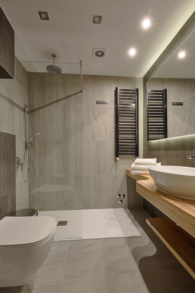 Premium Double or Twin Room photo 2