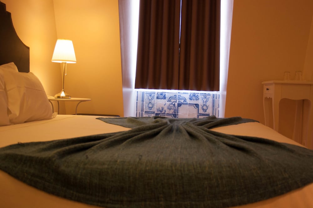 Superior Double Room thumbnail 5
