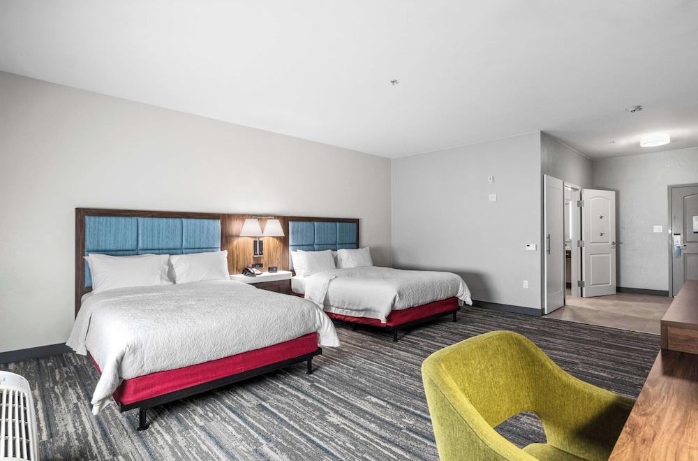 Room, 2 Queen Beds, Accessible, Non Smoking - Photo 1