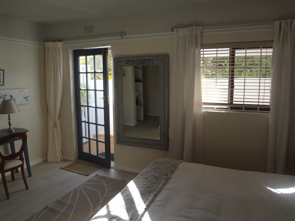 Sunset Room photo 1