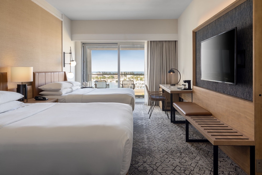 Deluxe Room, 2 Queen Beds, Balcony, Bay View - Photo 1
