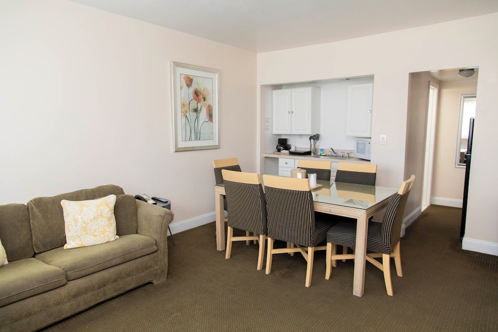 2 Bedrooms Suite - Photo 7