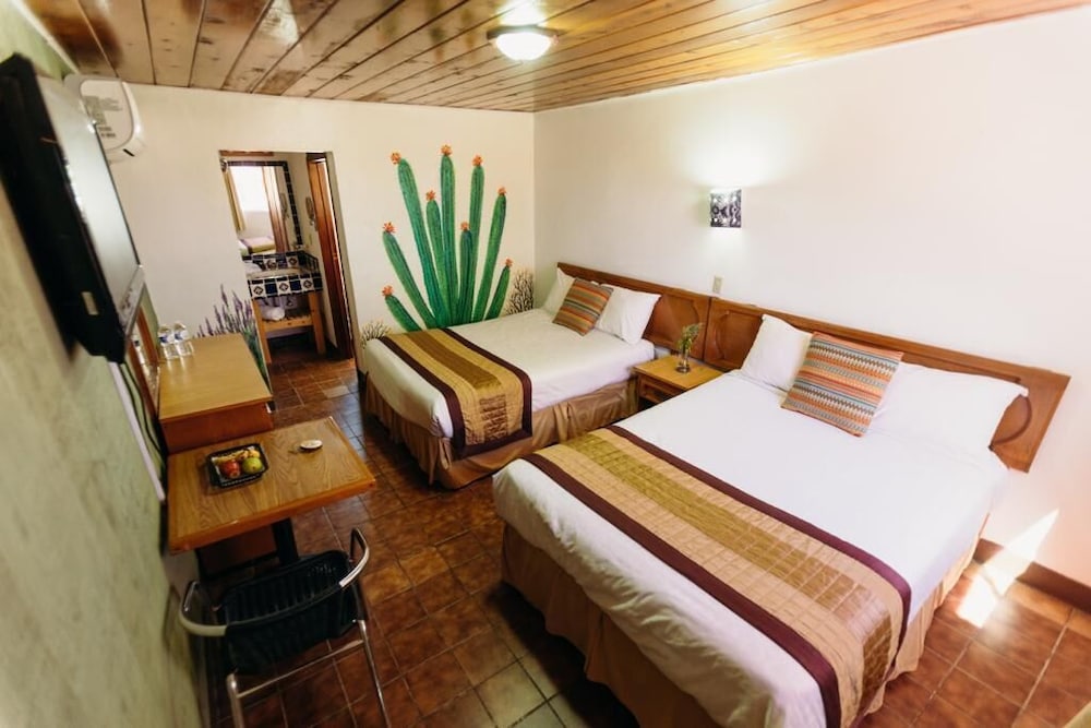 Standard Double Room, 1 Bedroom, Partial Ocean View photo 2