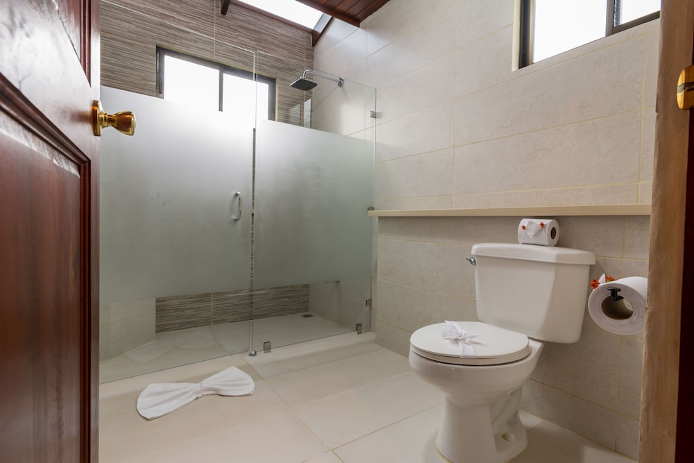 Standard Villa, 2 Queen Beds - Photo 9