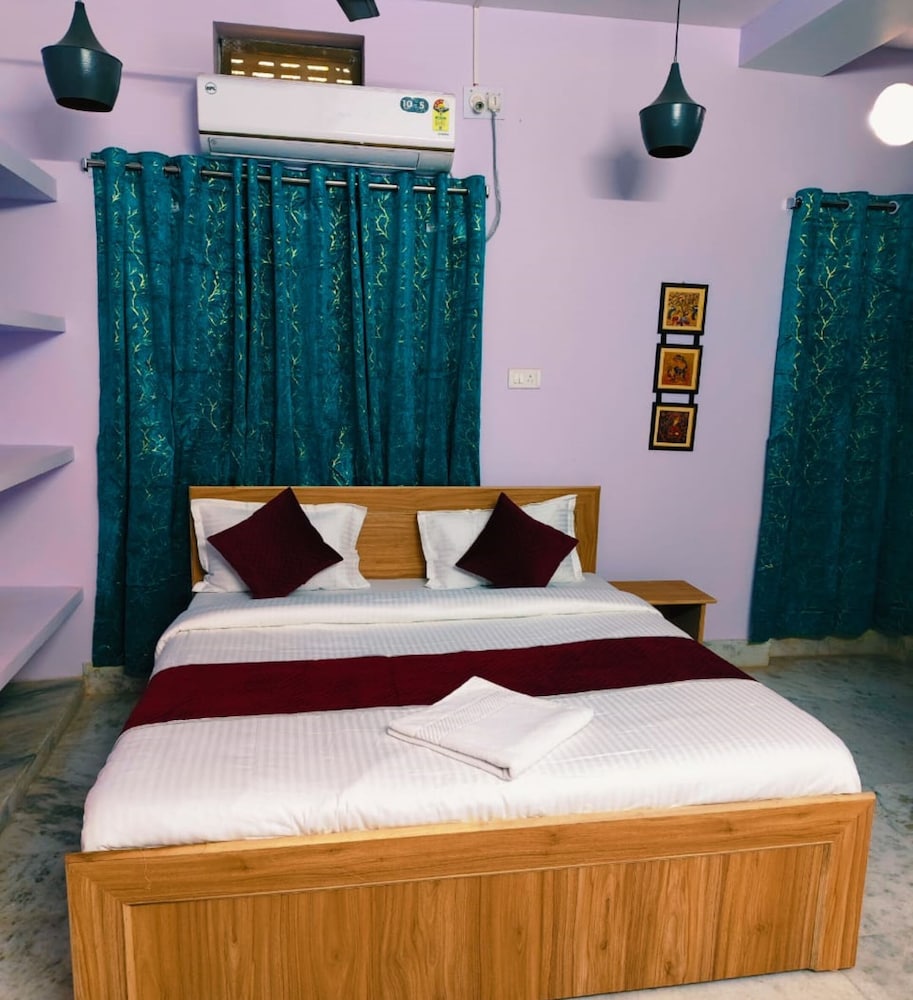 Classic Double Room, City View