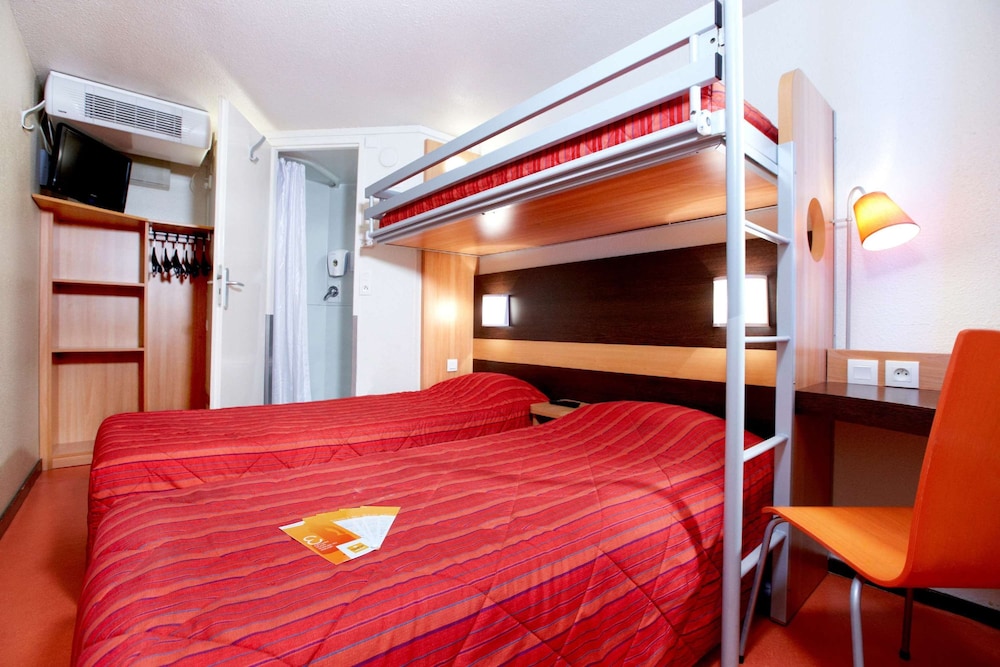 Standard Room, Multiple Beds (1 Double and 1 Single bed)